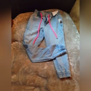 NWT. Arizona jean joggers size XS
